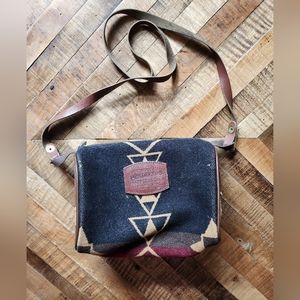 Pendleton Wool Crossbody Purse with metal zipper and leather strap